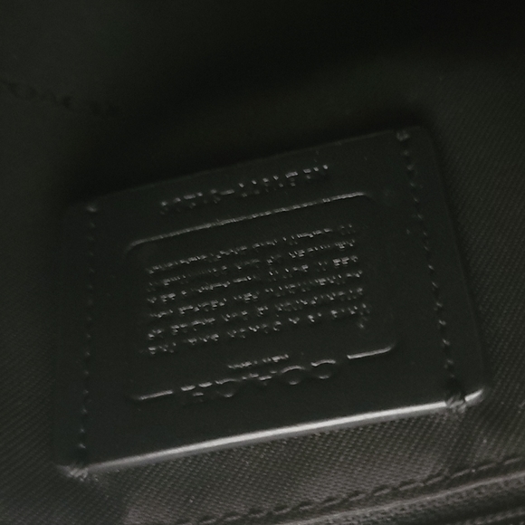 I gently used Coach(authentic) shoulder tote bag. - Picture 3 of 4